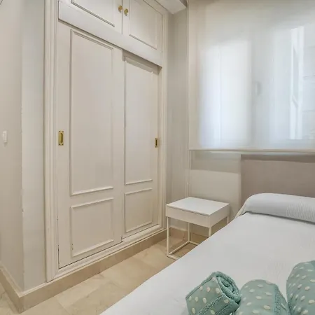 Tilos & Parking & Piscina דירה