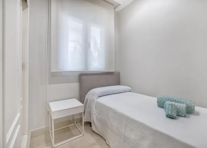 Tilos & Parking & Piscina * Córdova