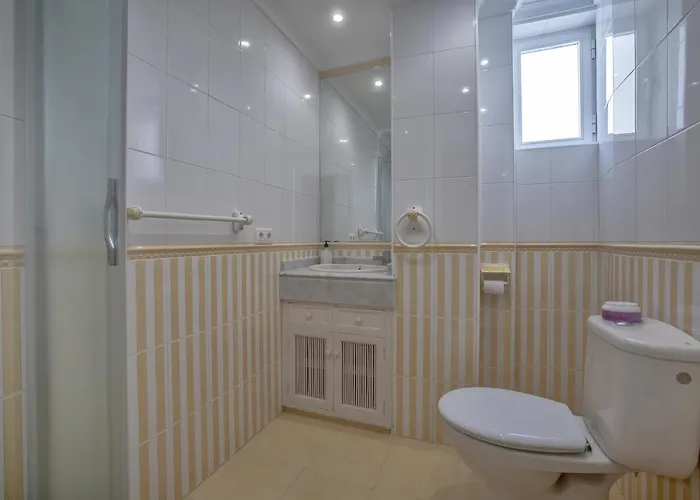 Tilos & Parking & Piscina Apartament Kordoba