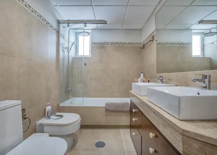 Tilos & Parking & Piscina