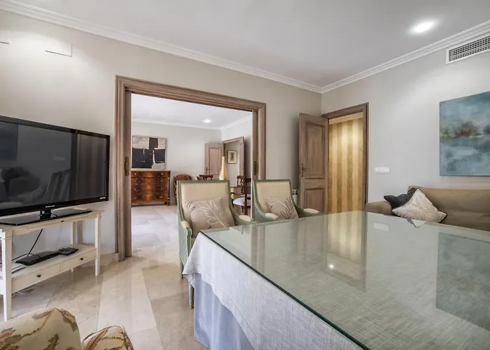 Tilos & Parking & Piscina Apartament Kordoba