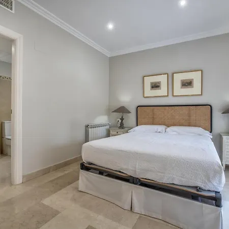 Tilos & Parking & Piscina Córdoba