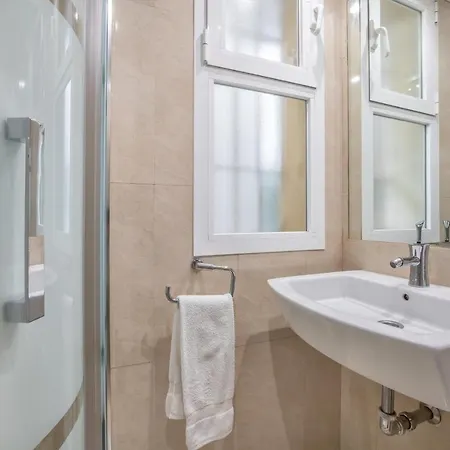 Tilos & Parking & Piscina * Córdoba