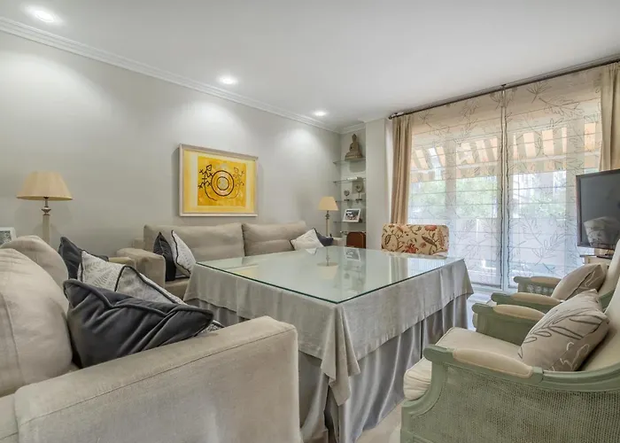 Tilos & Parking & Piscina Appartamento *