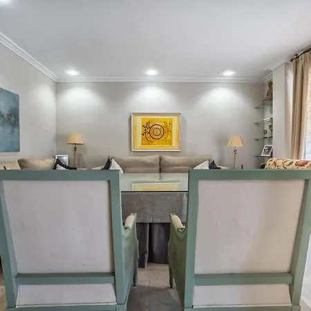 Tilos & Parking & Piscina Cordova